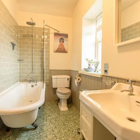 בית נופש 2 Bed In Sz082 *